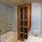 قرية بيريستيروناس فندق 3*