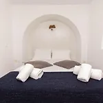 قرية بيريستيروناس