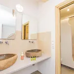 قرية بيريستيروناس