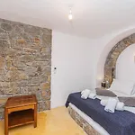 قرية بيريستيروناس فندق 3*