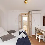 قرية بيريستيروناس Klouvas