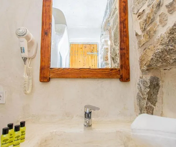 מלון Peristeronas Village