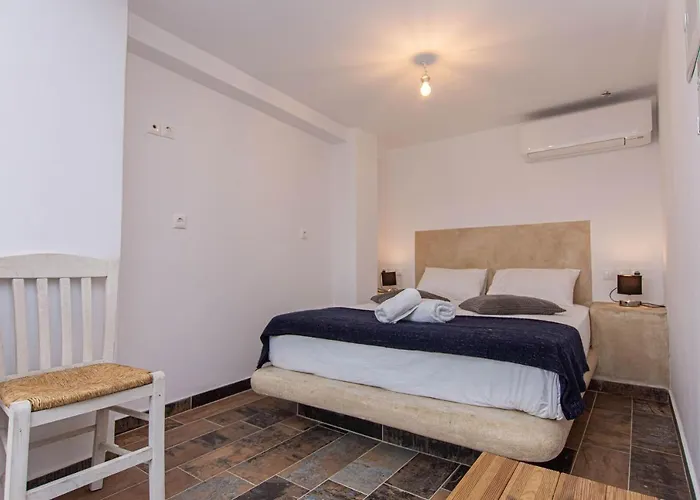 Peristeronas Village Klouvas