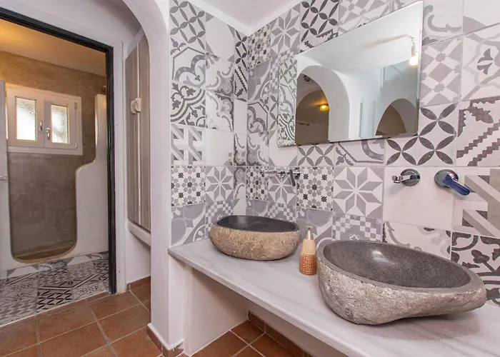 מלון Peristeronas Village Klouvas