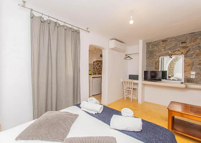 Peristeronas Village מלון Klouvas