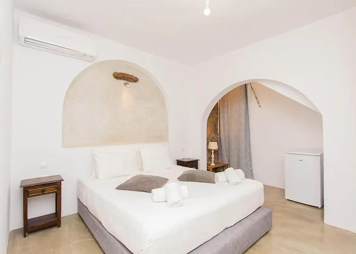 Peristeronas Village מלון