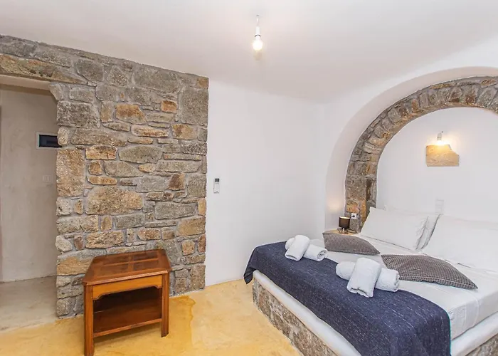 Peristeronas Village מלון 3*