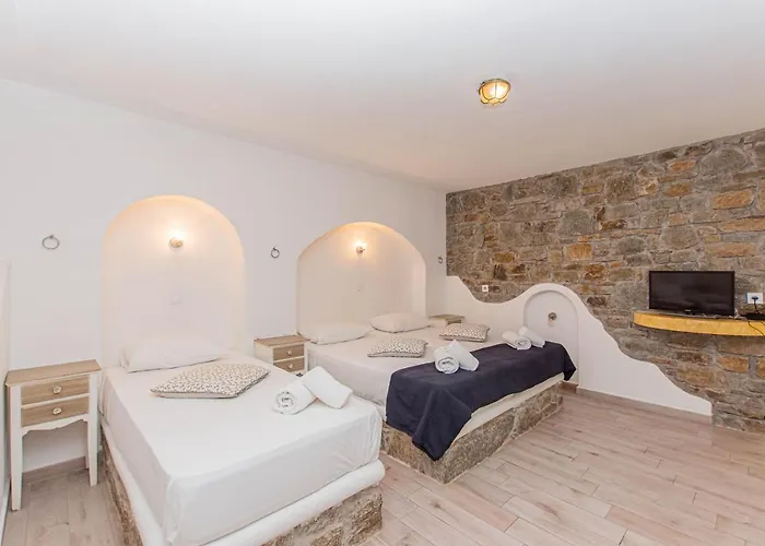 Peristeronas Village מלון Klouvas