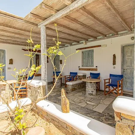 派李斯特洛纳斯村公寓 3*