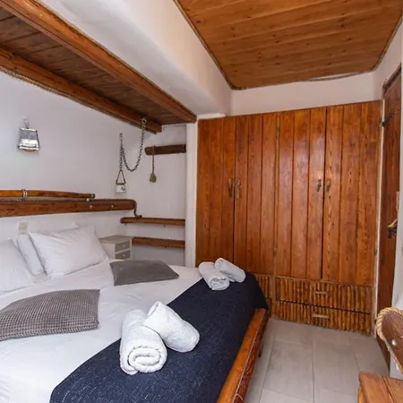 派李斯特洛纳斯村公寓