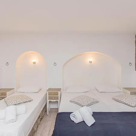 Peristeronas Village 3*