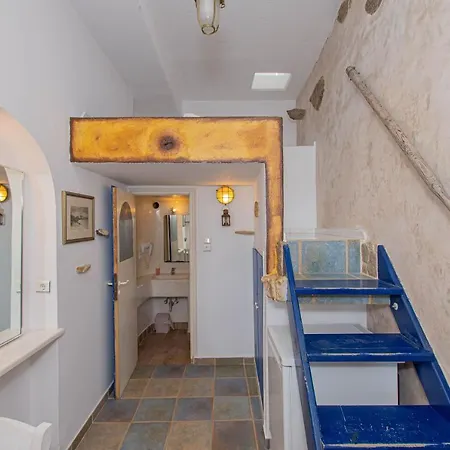 派李斯特洛纳斯村公寓 3*