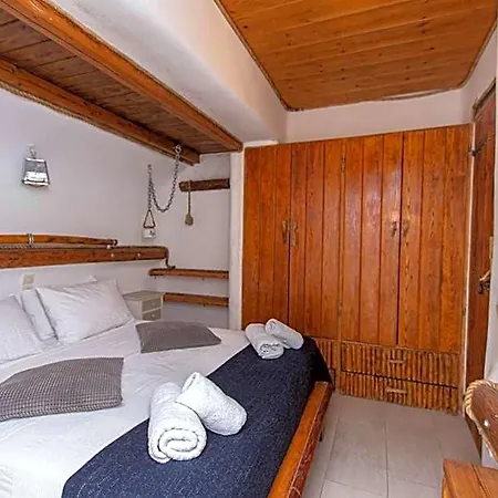 Peristeronas Village 3*