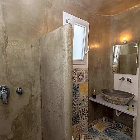 Peristeronas Village Hotel 3*