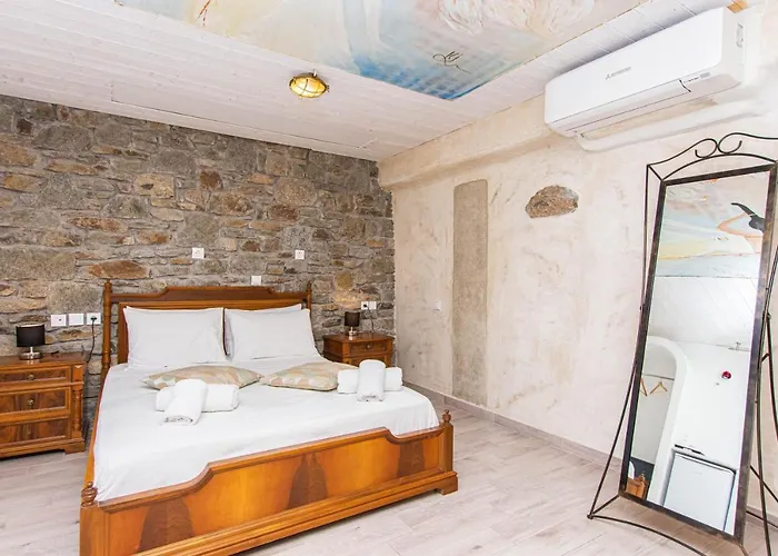 Отель Peristeronas Village 3*