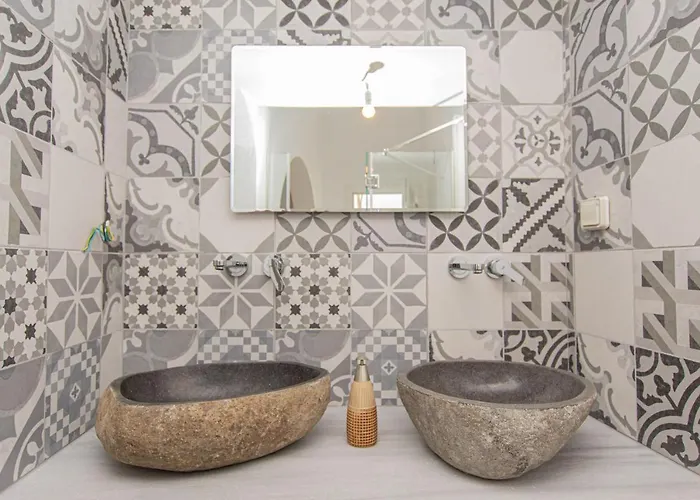 Отель Peristeronas Village 3*