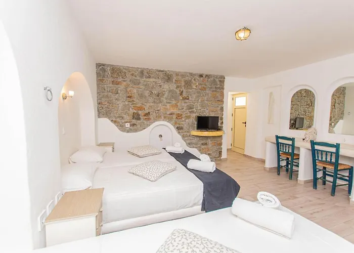 Отель Peristeronas Village 3*