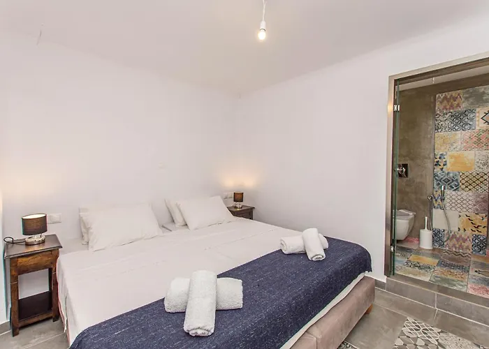 Отель Peristeronas Village Klouvas