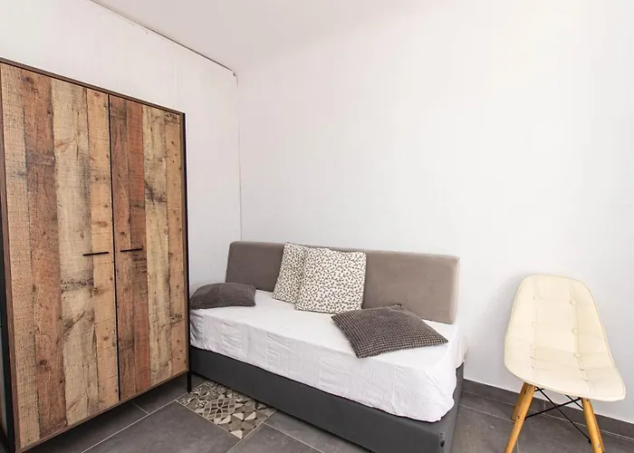 Peristeronas Village Отель Klouvas