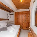 Peristeronas Village 3* Klouvas