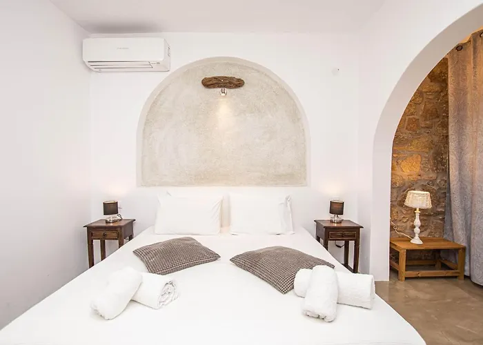 قرية بيريستيروناس 3*