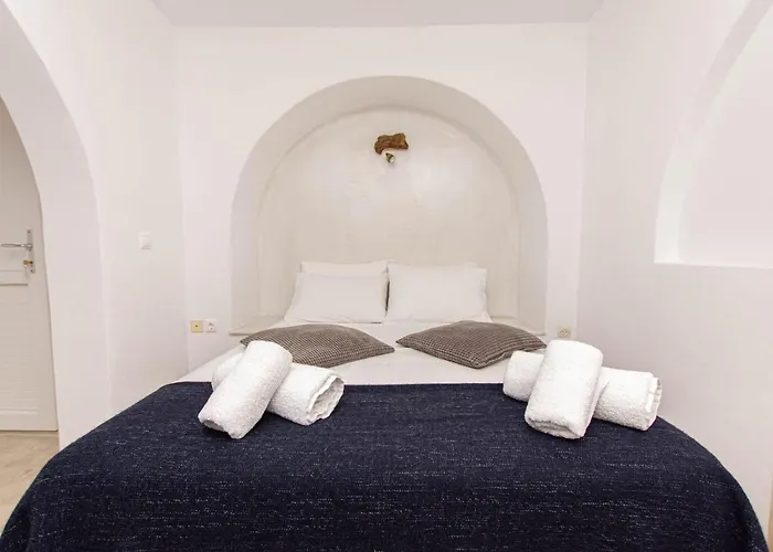 قرية بيريستيروناس