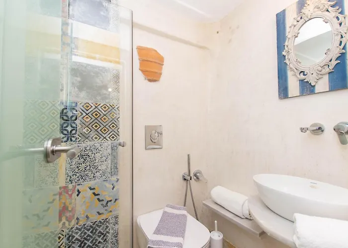 قرية بيريستيروناس Klouvas